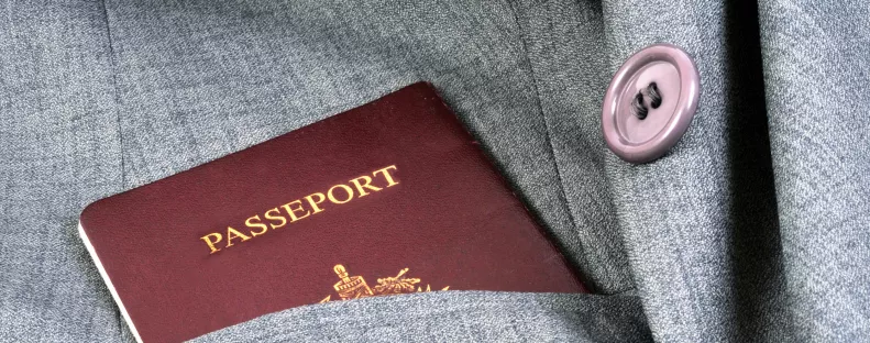 Ez az egy ember utazhat bárhová a világon útlevél nélkül