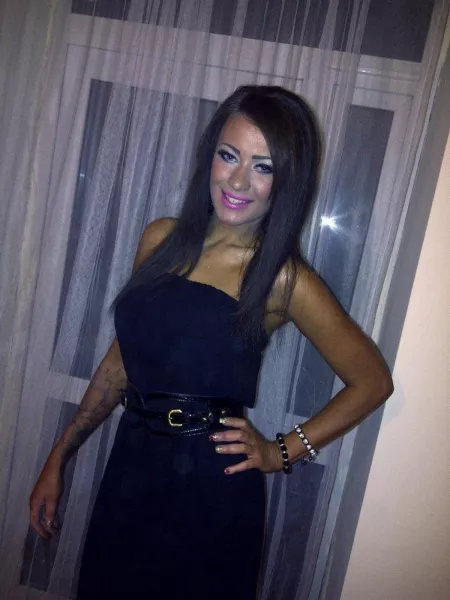 Becky Holt, átváltozás, édesanya, tetkó, plasztika, 