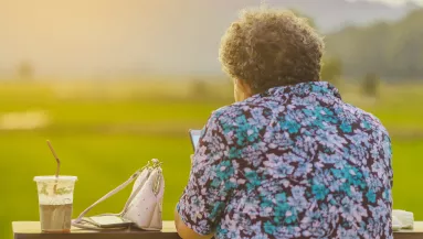 A saját anyjának öltözött egy férfi, hogy a halála után felvehesse a nyugdíját - Fotók