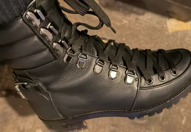 6000-ért vett cipőt Noemi: amikor az árcédula alá nézett, sokkot kapott - Fotók