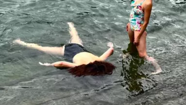 Ez a halott édesanya az Instagram legbizarrabb sztárja - Fotók