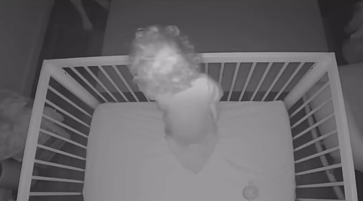 Felébred éjszaka az egyéves: Amit aztán az anyjának mond, az az utolsó csepp a pohárban - Videó