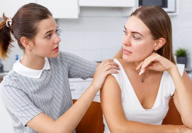 Akinek magas az EQ-ja, soha nem kezd beszélgetést ebben a 3 témában