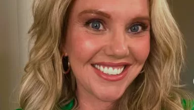 Képeken a szörnyű valóság: így néz ki az arcplasztikai után a 45 éves nő - Videó