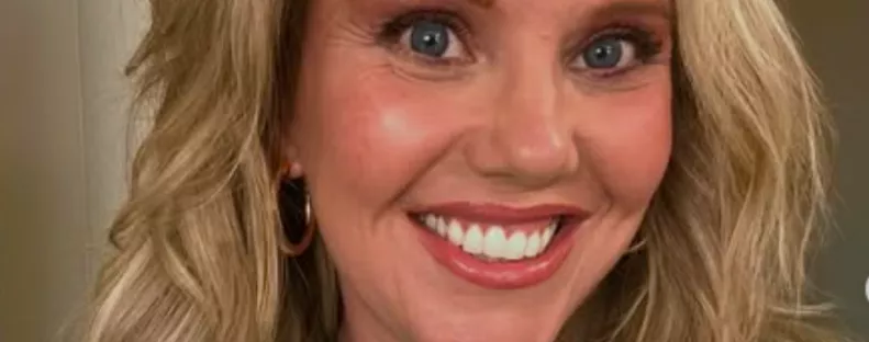 Képeken a szörnyű valóság: így néz ki az arcplasztikai után a 45 éves nő - Videó