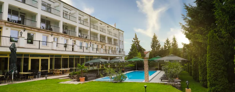 Egy miskolci meg egy tokaji szálloda harcol a döntőbe jutásért