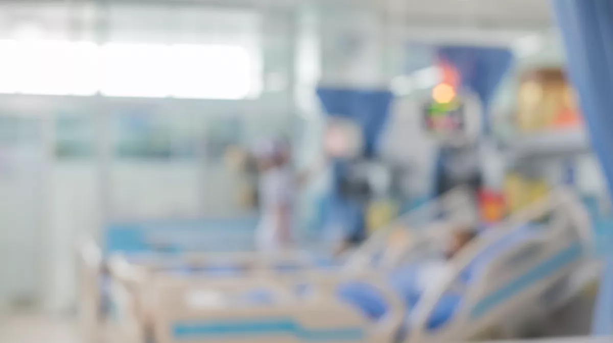 Az életéért küzd a Miss Universe versenyző: Gabi a színpadról zuhant a mélybe - Videó