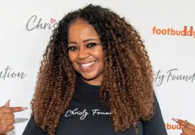 34 éve az egész világ az ő dalát énekelte: ma senki nem ismeri fel ezt az 52 éves nőt – Fotók