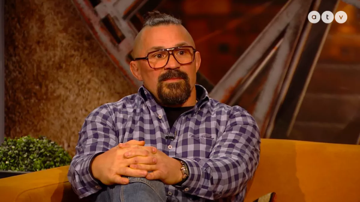 Nem hitt a szemének Bárdosi Sanyi anyukája, amikor meglátta ezt a karácsonyfa alatt