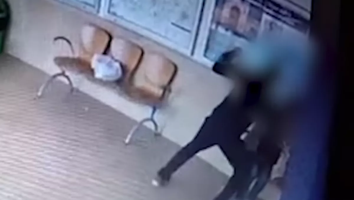 Odalépett az állomáson ülő asszonyhoz Ricsi Sülysápon: ami ezután történt, azért 7 évet kapott - Videó