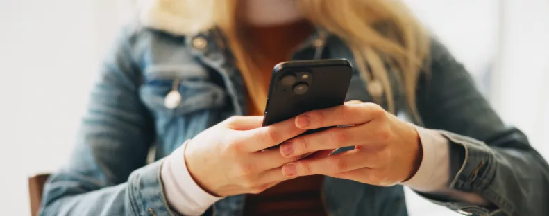 Egyetlen gombnyomás, és többé nem figyelhet meg senki a mobilodon keresztül