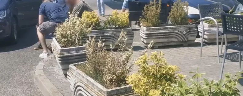 Telekocsival jött haza Hollandiából Patrik: amikor a barátaival találkozott egy kúton, véget ért az üzlet