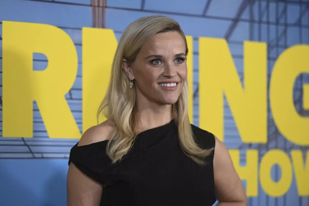 Karácsonyi fotót posztolt Reese Witherspoon: De egy részlet mindenkit megdöbbent