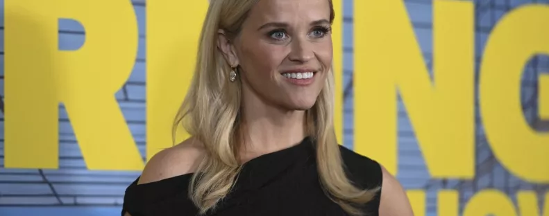 Karácsonyi fotót posztolt Reese Witherspoon: De egy részlet mindenkit megdöbbent