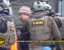 A TEK is nagy erőkkel vonult ki: fegyverarzenált találtak ennél a 2 férfinál