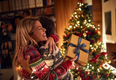 Etikett-szakértő: A 3 legdurvább dolog, amit vendégként karácsonykor tehetsz