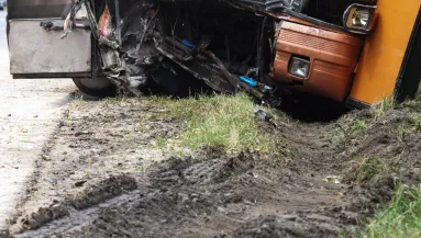 Szörnyű buszbaleset: 10 halott, 32 sérült