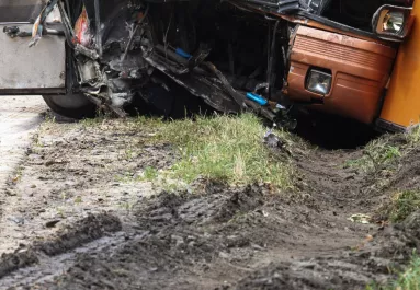 Szörnyű buszbaleset: 10 halott, 32 sérült