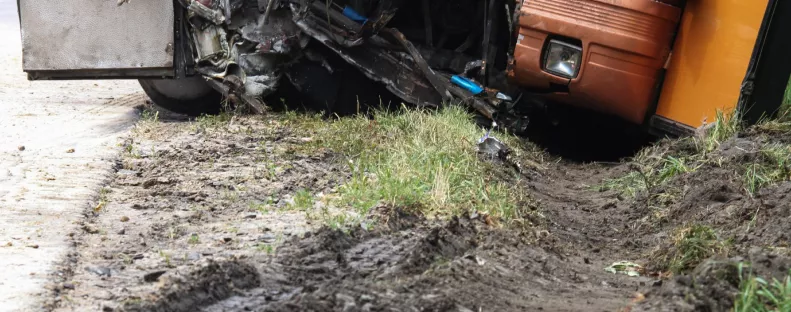 Szörnyű buszbaleset: 10 halott, 32 sérült