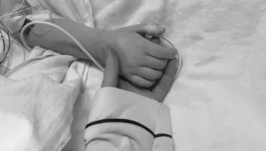 Miután nemrég meghalt egy lányuk: a család karácsonykor újabb gyermekét vesztette el