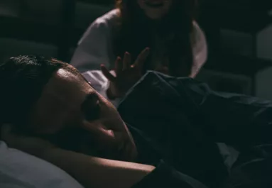 Ez a 4 biztos jel, az elhunyt szeretteid kapcsolatba próbálnak lépni veled