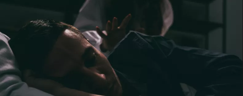 Ez a 4 biztos jel, az elhunyt szeretteid kapcsolatba próbálnak lépni veled