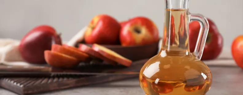 Tegyél egy evőkanál almaecetet a fürdővízbe: hihetetlen, mi történik a testeddel utána