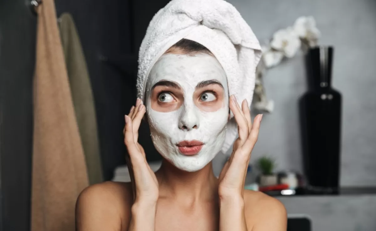 Így készíts gyulladáscsökkentő arcpakolást csupán 2 hozzávalóból: minden ott van már hozzá a konyhádban 