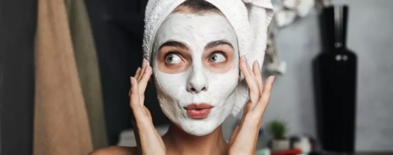 Így készíts gyulladáscsökkentő arcpakolást csupán 2 hozzávalóból: minden ott van már hozzá a konyhádban 