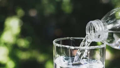 Ez az ásványvíz nagyon ártalmas lehet: az apró betűs rész elárulja, miért