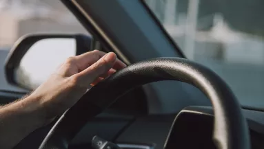 Rögtön taposs a fékre, ha ilyen jelzést látsz az autódon