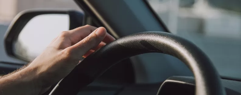 Rögtön taposs a fékre, ha ilyen jelzést látsz az autódon