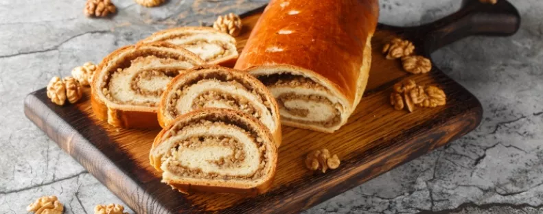 Ettől a titkos hozzávalótól nem reped meg a bejgli teteje: ha így sütöd idén karácsonykor, tökéletes lesz a végeredmény