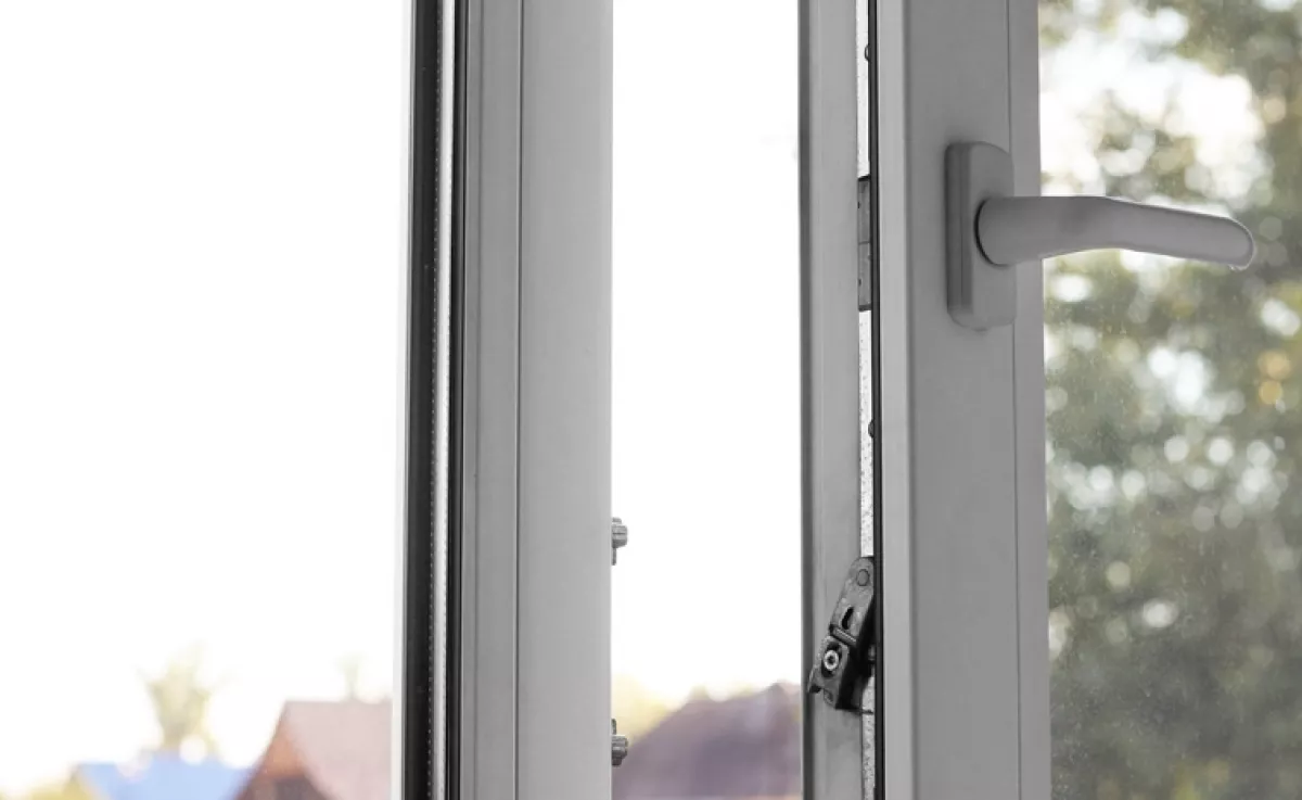 Soha ne hagyd nyitva az erkélyajtót éjfél után: a bogarakon és betörőkön kívül valami sokkal rosszabb is bejöhet rajta