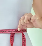 Ezzel a 9 napos tisztítókúrával egy ruhaméretet is fogyhatsz: olyan lapos lesz a hasad, hogy hinni sem fogsz a szemednek