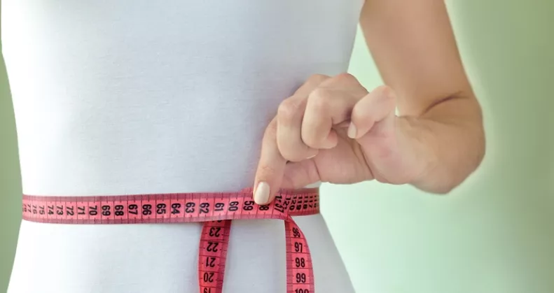 Ezzel a 9 napos tisztítókúrával egy ruhaméretet is fogyhatsz: olyan lapos lesz a hasad, hogy hinni sem fogsz a szemednek