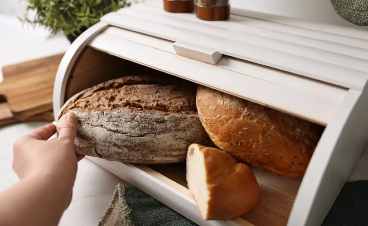 Ezt mindig tedd a kenyér mellé a kenyértartóba: napokig friss marad tőle a pékáru