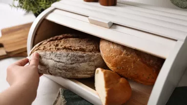 Ezt mindig tedd a kenyér mellé a kenyértartóba: napokig friss marad tőle a pékáru
