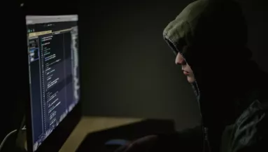 Ezzel a trükkel a csalók azonnal hozzáférhetnek a bankszámládhoz: ne dőlj be neki