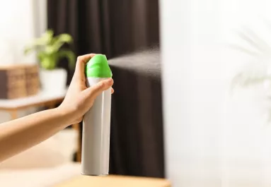 Jobb, mint a drága légfrissítők: ha ezt a házi illatosítót teszed a WC-be vagy a fürdőbe, hetekig illatozni fog a helyiség
