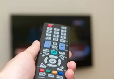 Egyetlen gombnyomás, és többé nem figyelnek meg az okostévéden keresztül