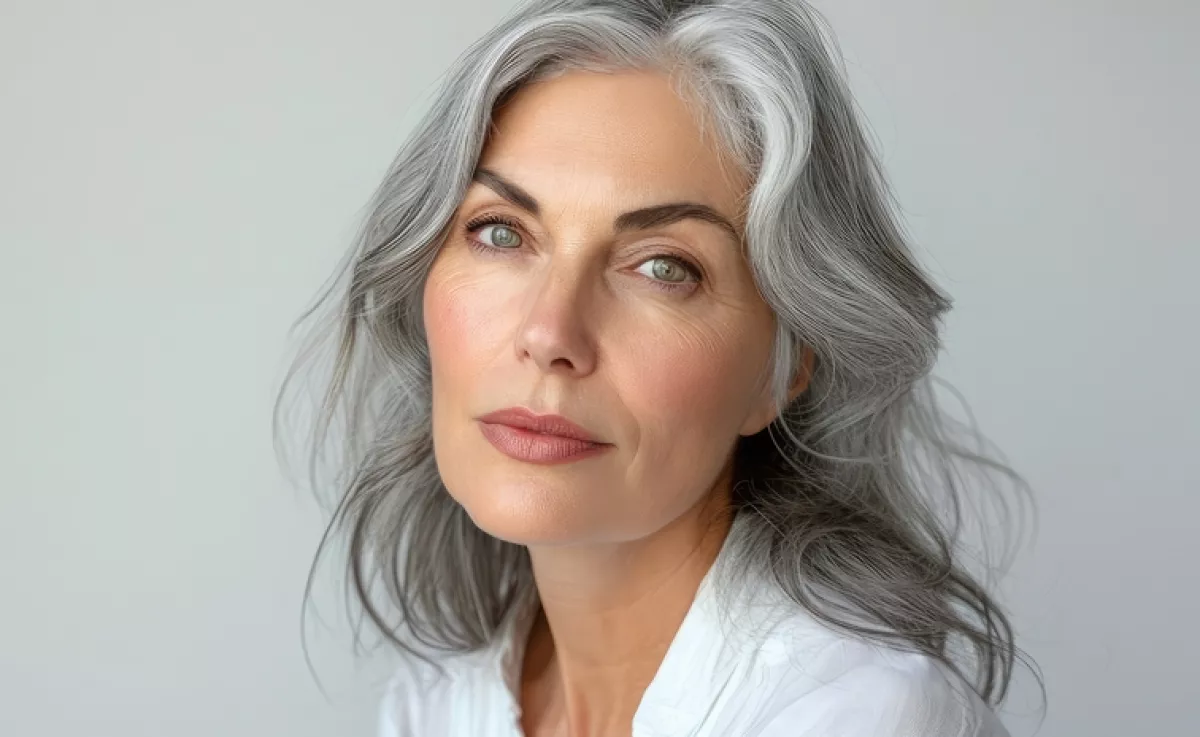 Így mosd meg a hajad, ha nem akarsz korán megőszülni: a legtöbben pont fordítva csinálják