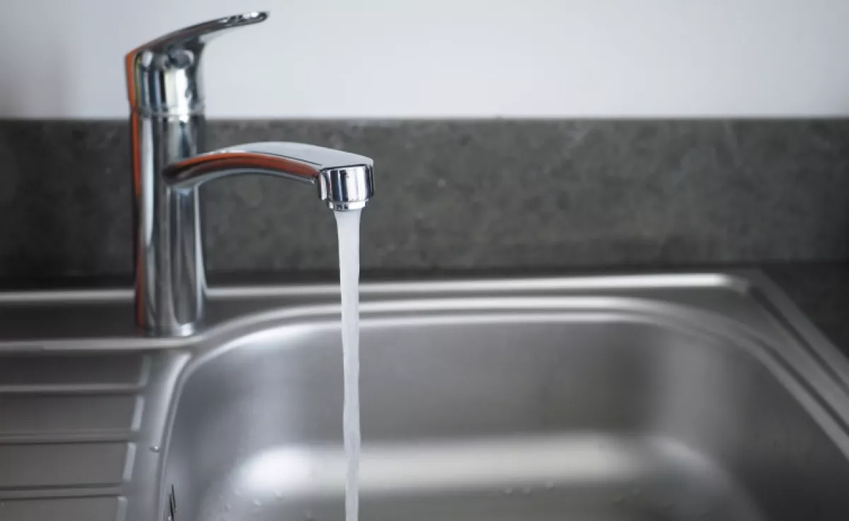 Tükörfényt varázsolhatsz a rozsdamentes acélfelületekre ezzel a filléres trükkel: csak két dologra lesz hozzá szükséged