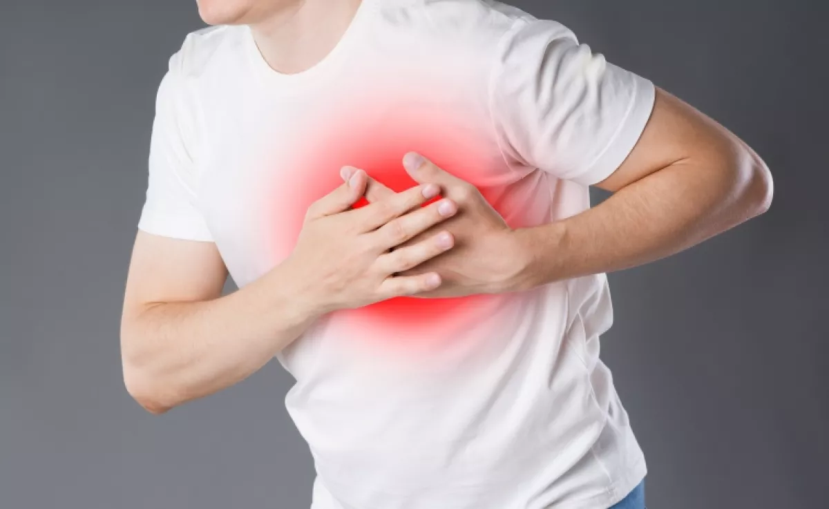 Ez a szokatlan bőrelváltozás már hónapokkal korábban jelzi a szívrohamot: ha ezt látod magadon, nagy a baj!