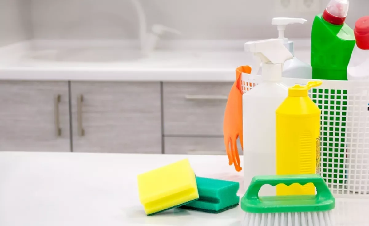 Ne keverd össze ezt a két népszerű takarítószert: robbanás lehet a vége