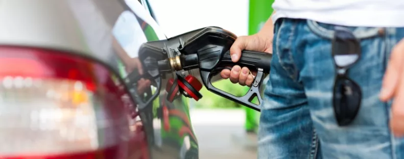 Ezért ne tankolj soha 11 és 14 óra között nyáron: nem is sejted, milyen kockázata van