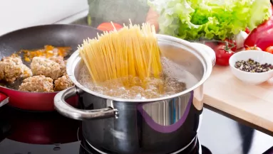 Soha ne főzd így a tésztát: mérgező vegyületek szabadulhatnak fel benne, ha mégis így teszel