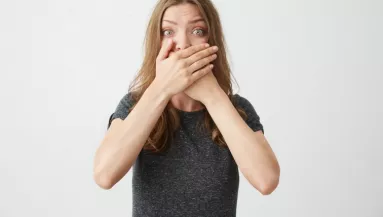 Soha ne mondd ki ezt az egy szót 11:11-kor: óriási baj érhet, ha mégis így teszel