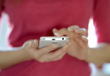 Ha ezt a jelet látod a mobilodon, azonnal kapcsold ki: azt jelentheti, hogy titokban megfigyelnek téged