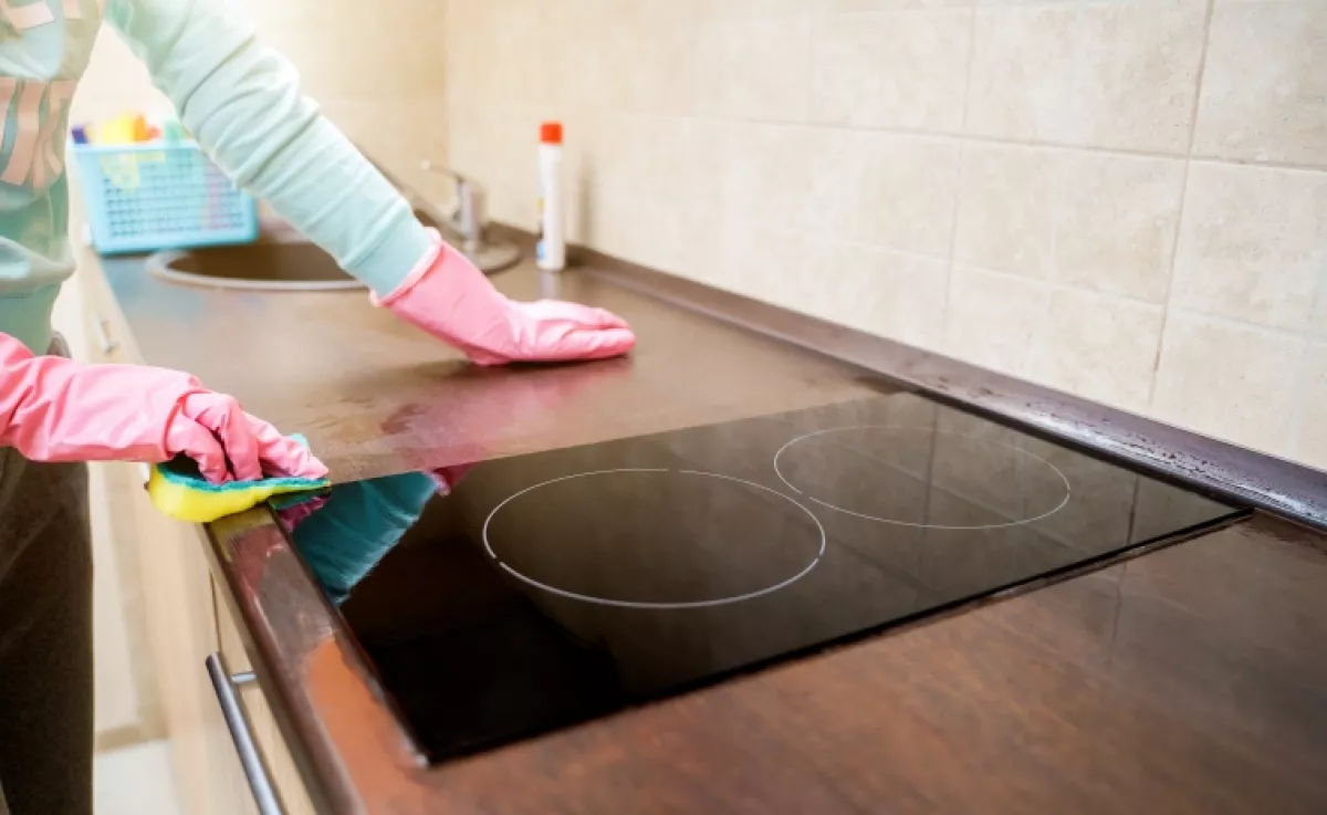 Egy mozdulat és ragyogni fog a tűzhely: csak egyetlen konyhai alapanyagra lesz hozzá szükséged